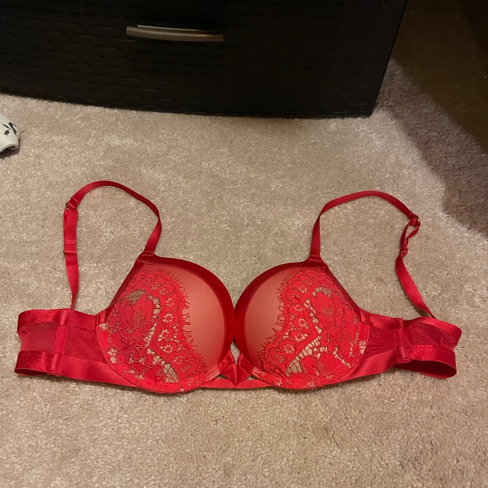 Show-stopping sexy red satin Victoria Secret bra!